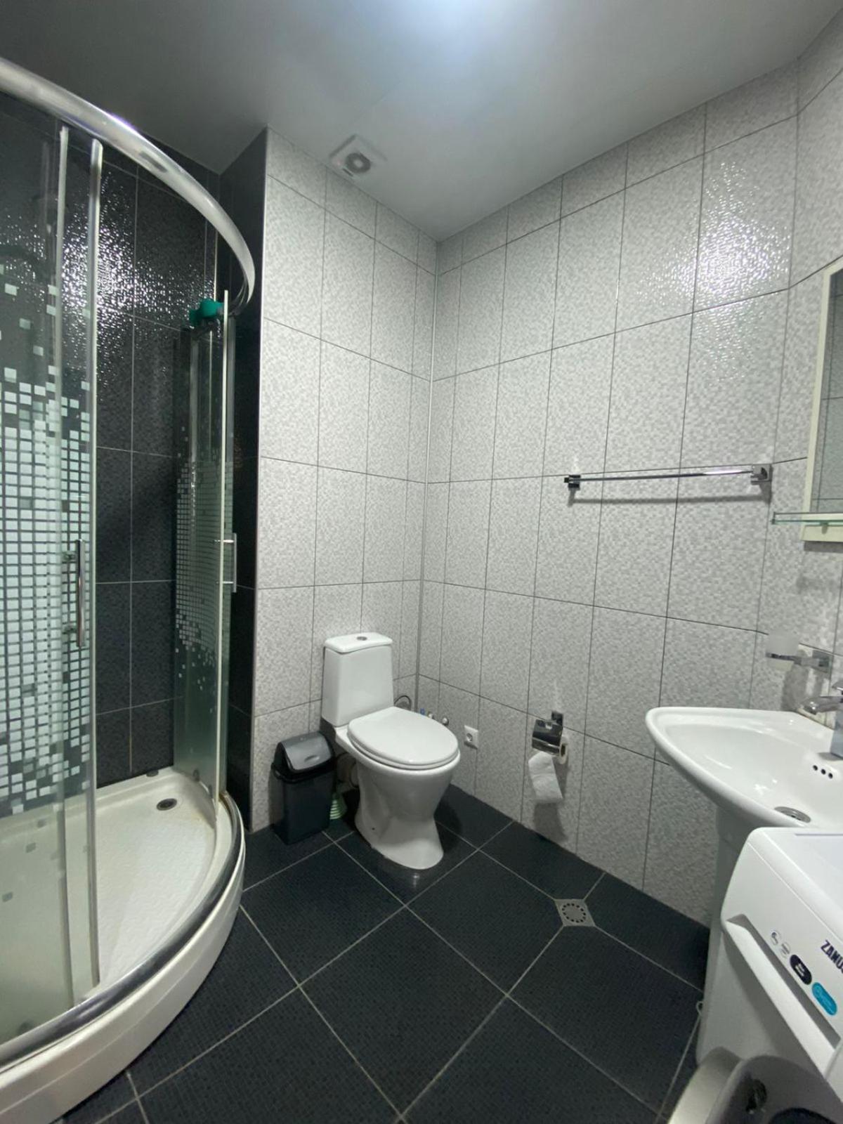 Mindia'S Two Bedroom Apartment Batumi Esterno foto