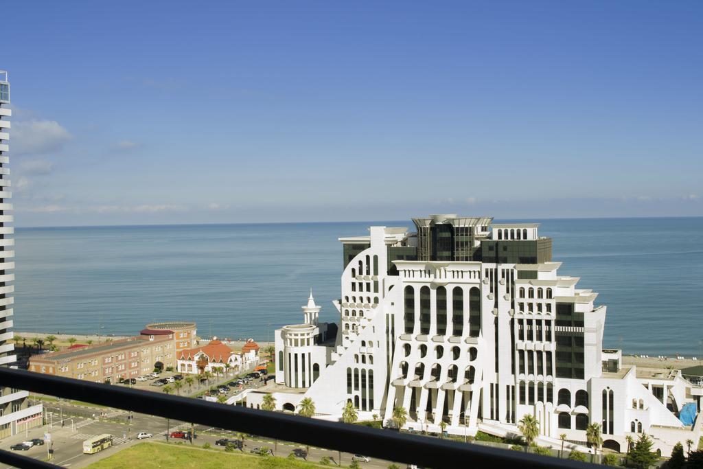 Mindia'S Two Bedroom Apartment Batumi Esterno foto